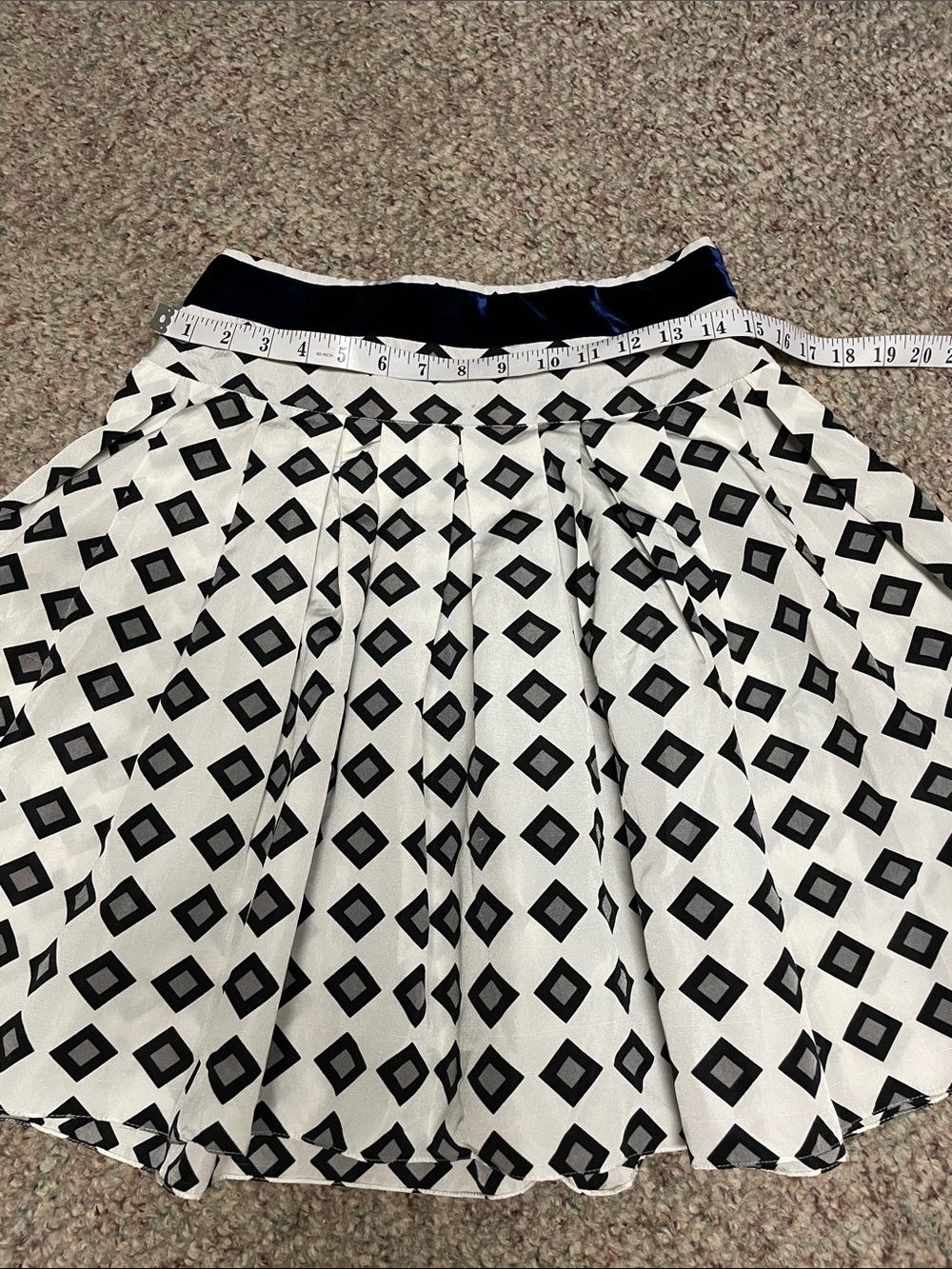 Vera wang velvet waistband ultra full Diamond Print Pleated Skirt - Picture 6 of 8